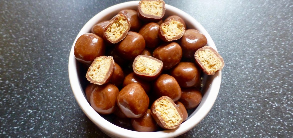 McVitie's Hobnobs Milk Chocolate Nibbles Nibbles 'n' Scribbles