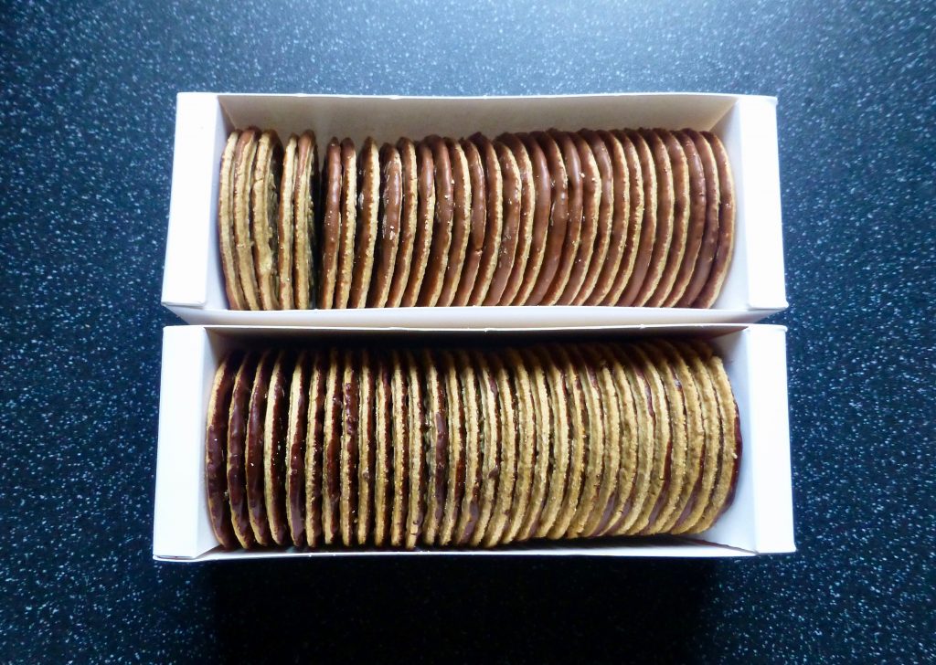 Mcvitie's Digestives Thins Milk and Dark Chocolate